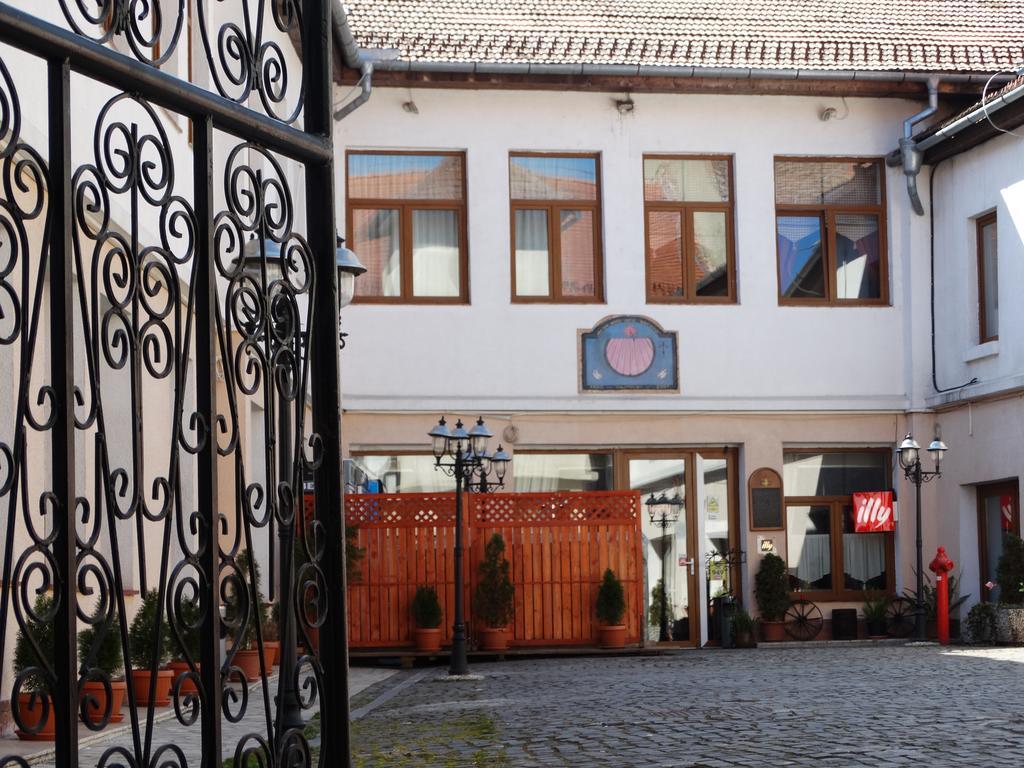 Vicenza Square Hotel Sibiu Bagian luar foto